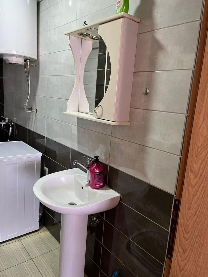 Centrum Apartments Приштина Экстерьер фото