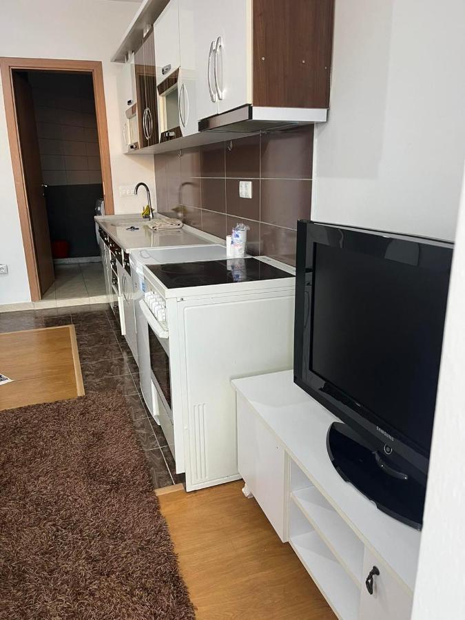 Centrum Apartments Приштина Экстерьер фото